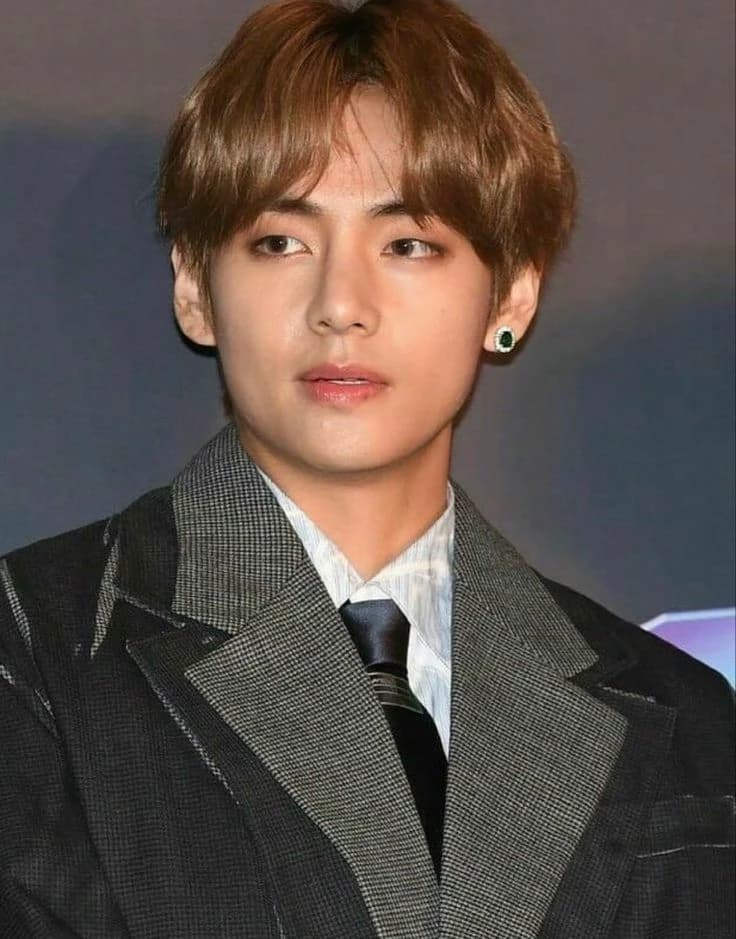 Kim Taehyung thumbnail