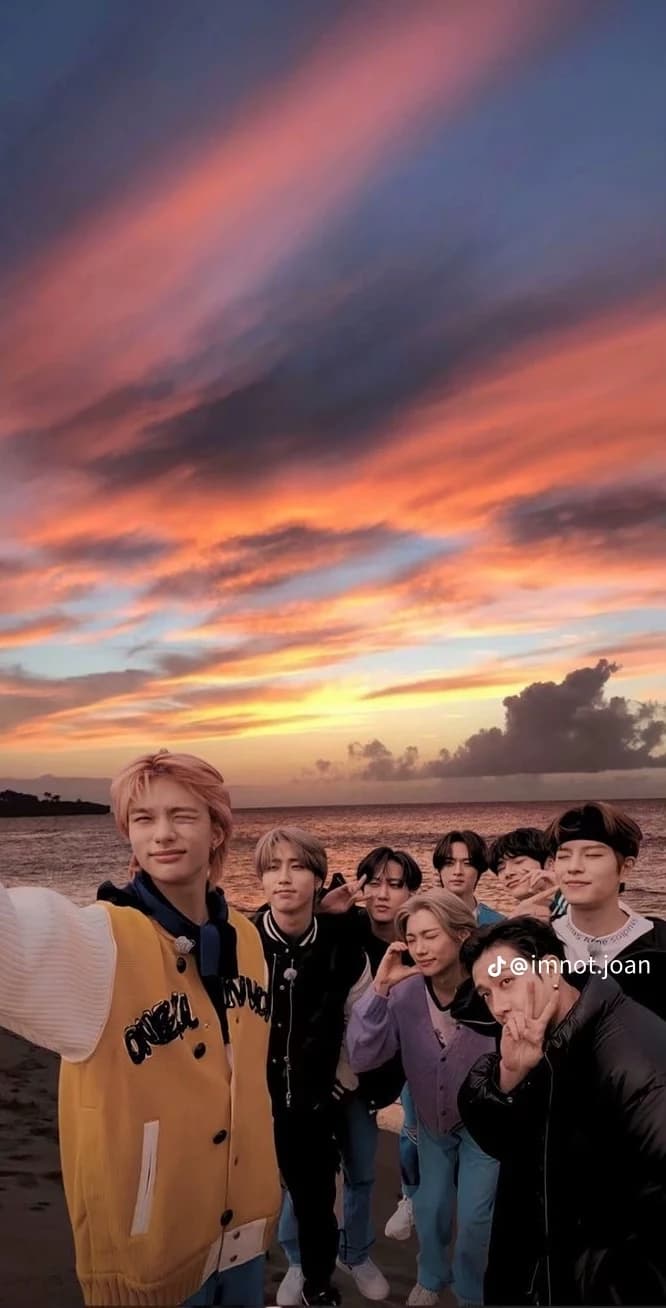 9th member straykids thumbnail