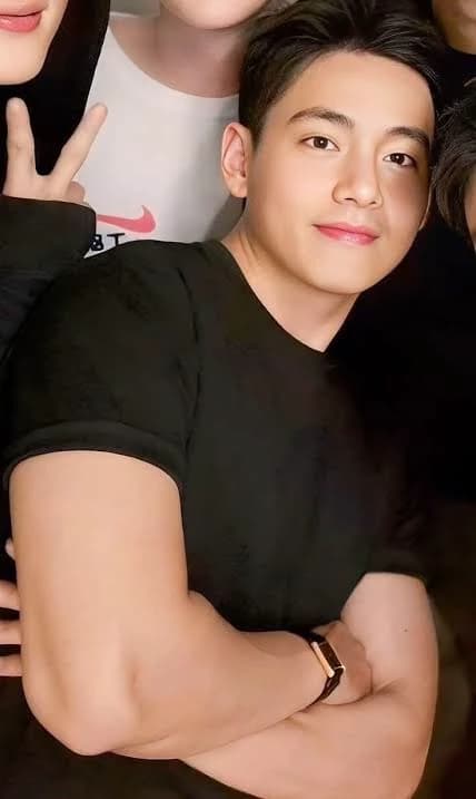 Kim Taehyung  thumbnail