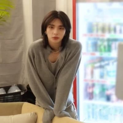 Hyunjin your bf-03 thumbnail
