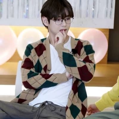 Kim Taehyung thumbnail