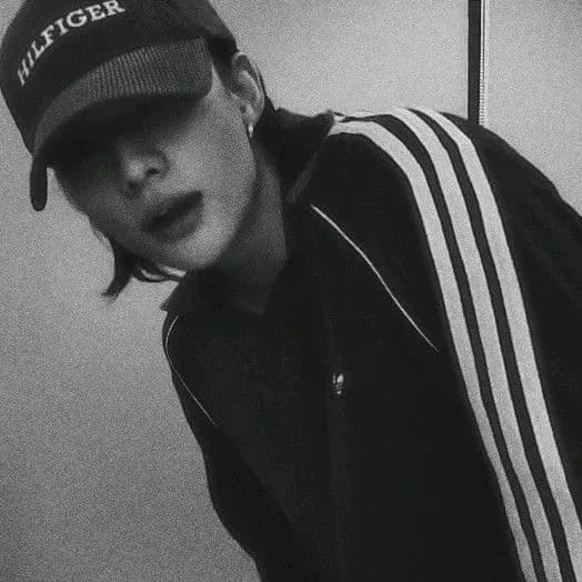 Hwang Hyunjin thumbnail