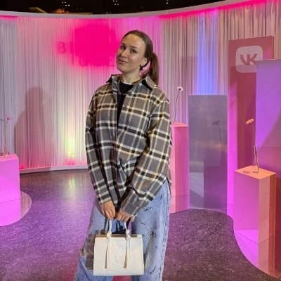 Vika Andrienko thumbnail