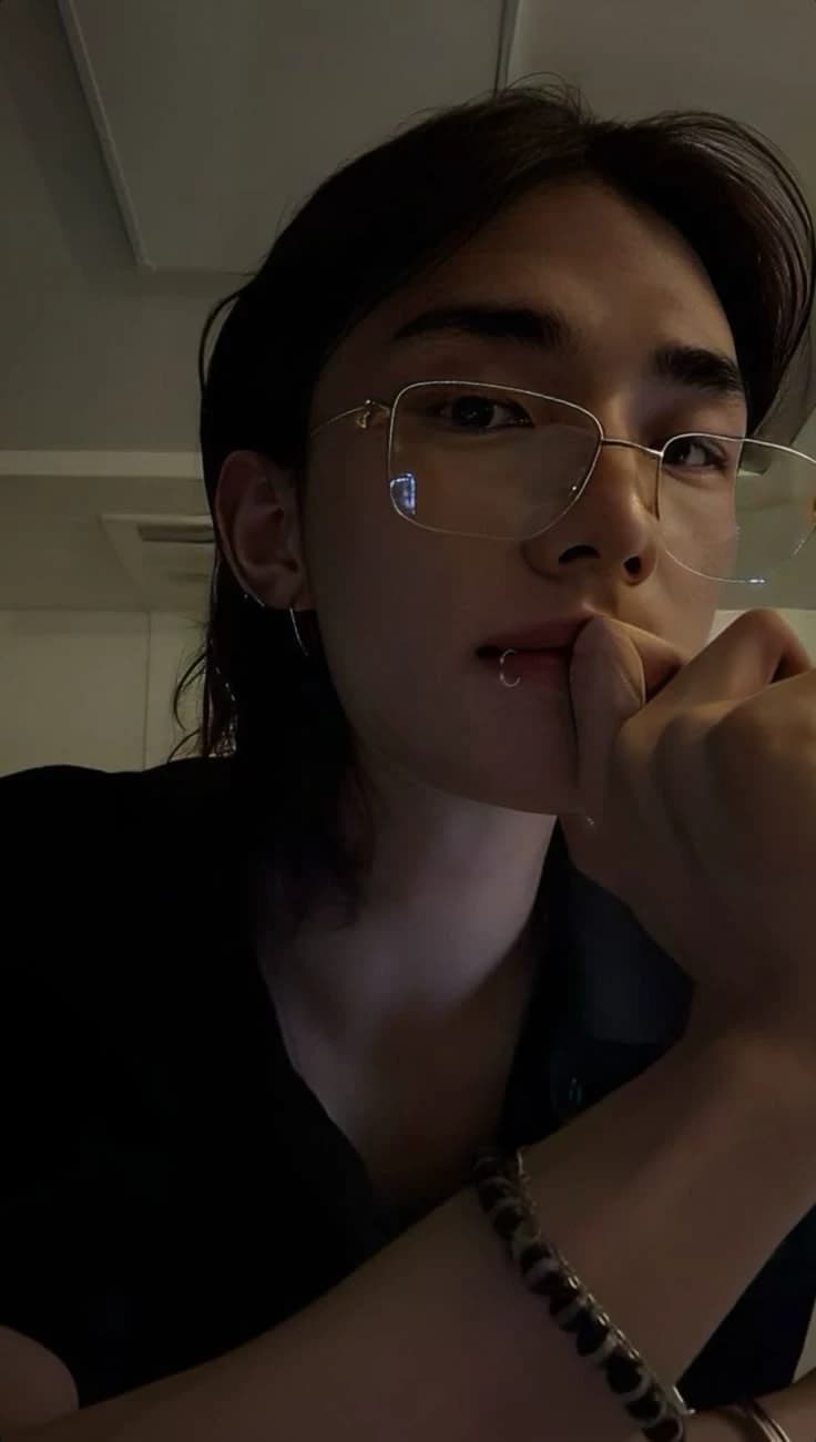 Hyunjin thumbnail