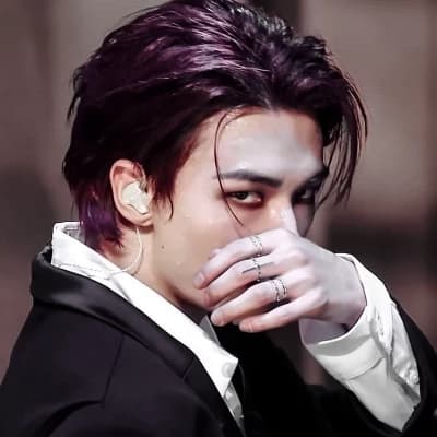 Hwang Hyunjin thumbnail