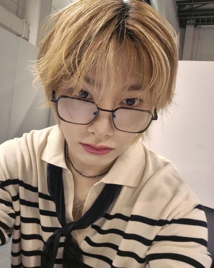 Jeongin thumbnail