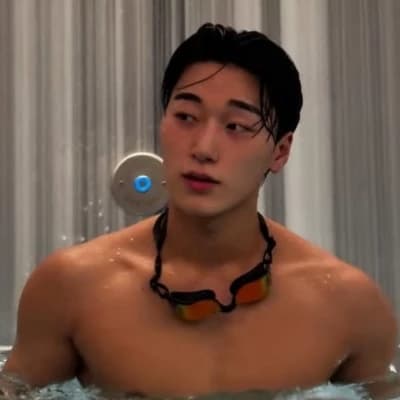 Choi San thumbnail