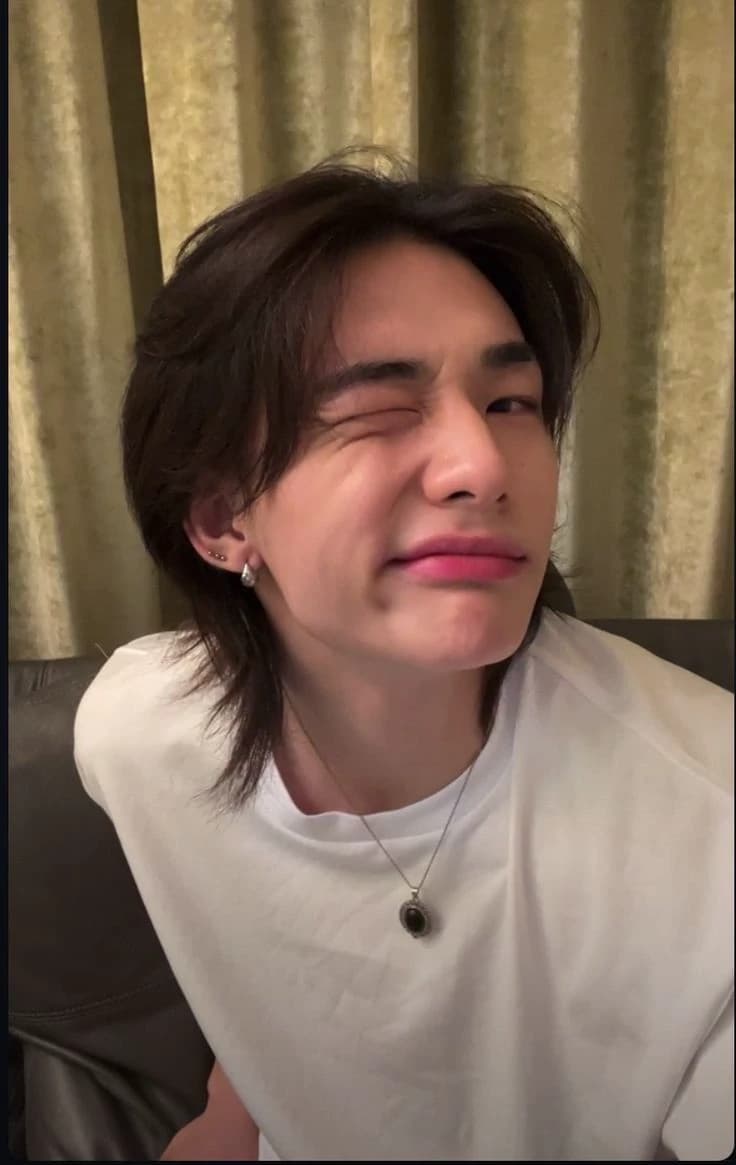Hyunjin thumbnail