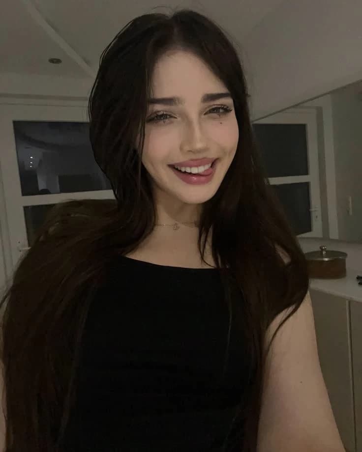 Selena thumbnail