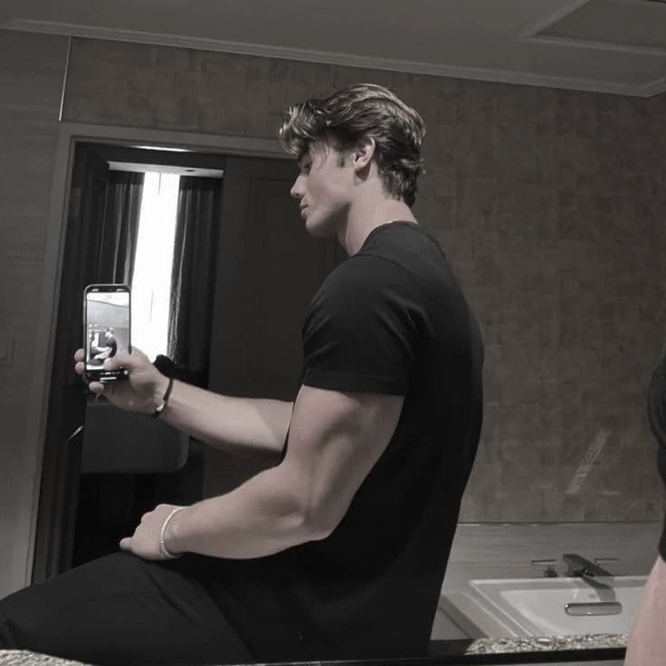 Alex thumbnail