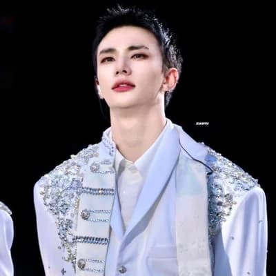 Hyunjin thumbnail