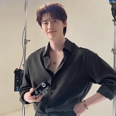 Lee Jong Suk thumbnail