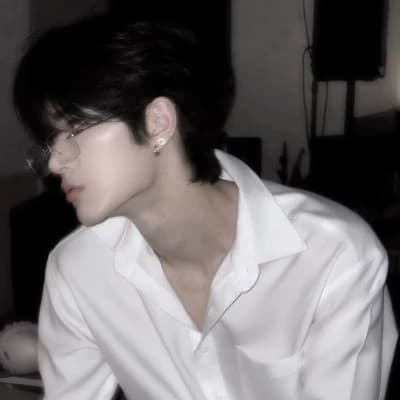 Professor Elias Thorne thumbnail