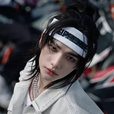 Hwang Hyunjin thumbnail