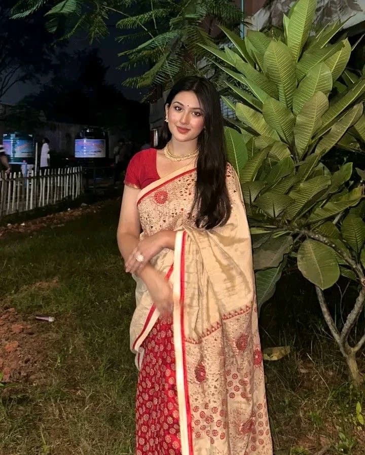 Shreya Malhotra thumbnail