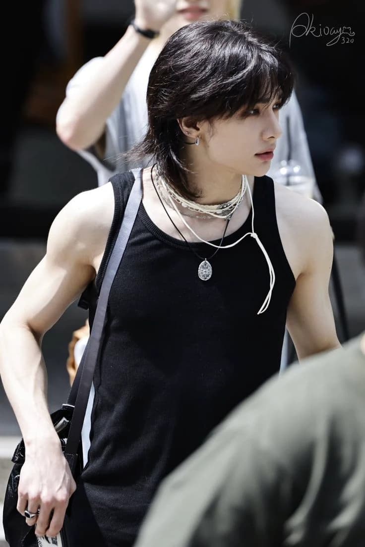 Hwang Hyunjin thumbnail