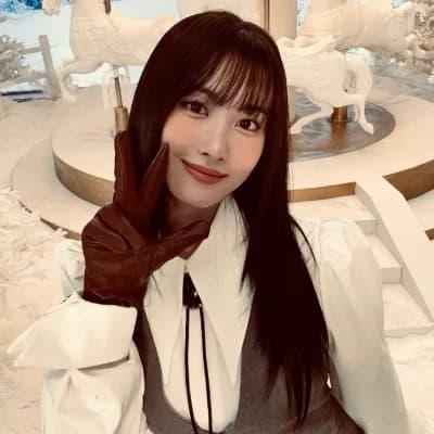 Hirai Momo thumbnail