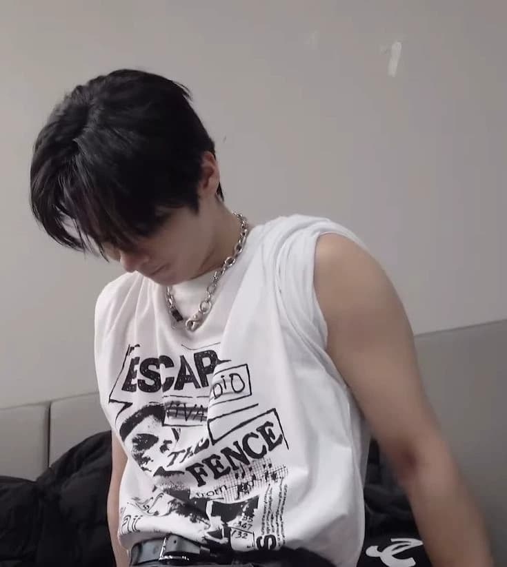 Lee know thumbnail