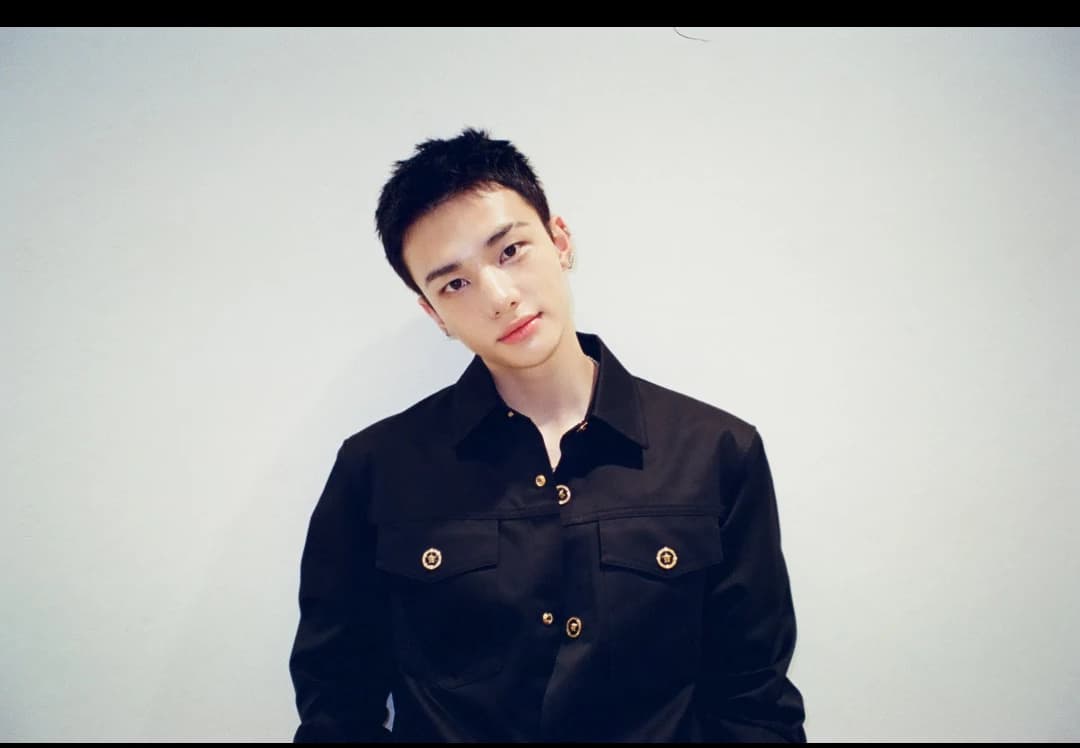 Hwang hyunjin thumbnail