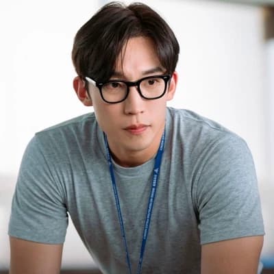 Lee Jong Hyun thumbnail