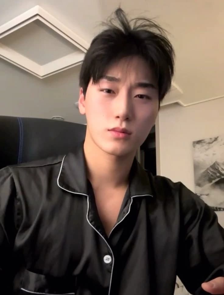 Choi San thumbnail