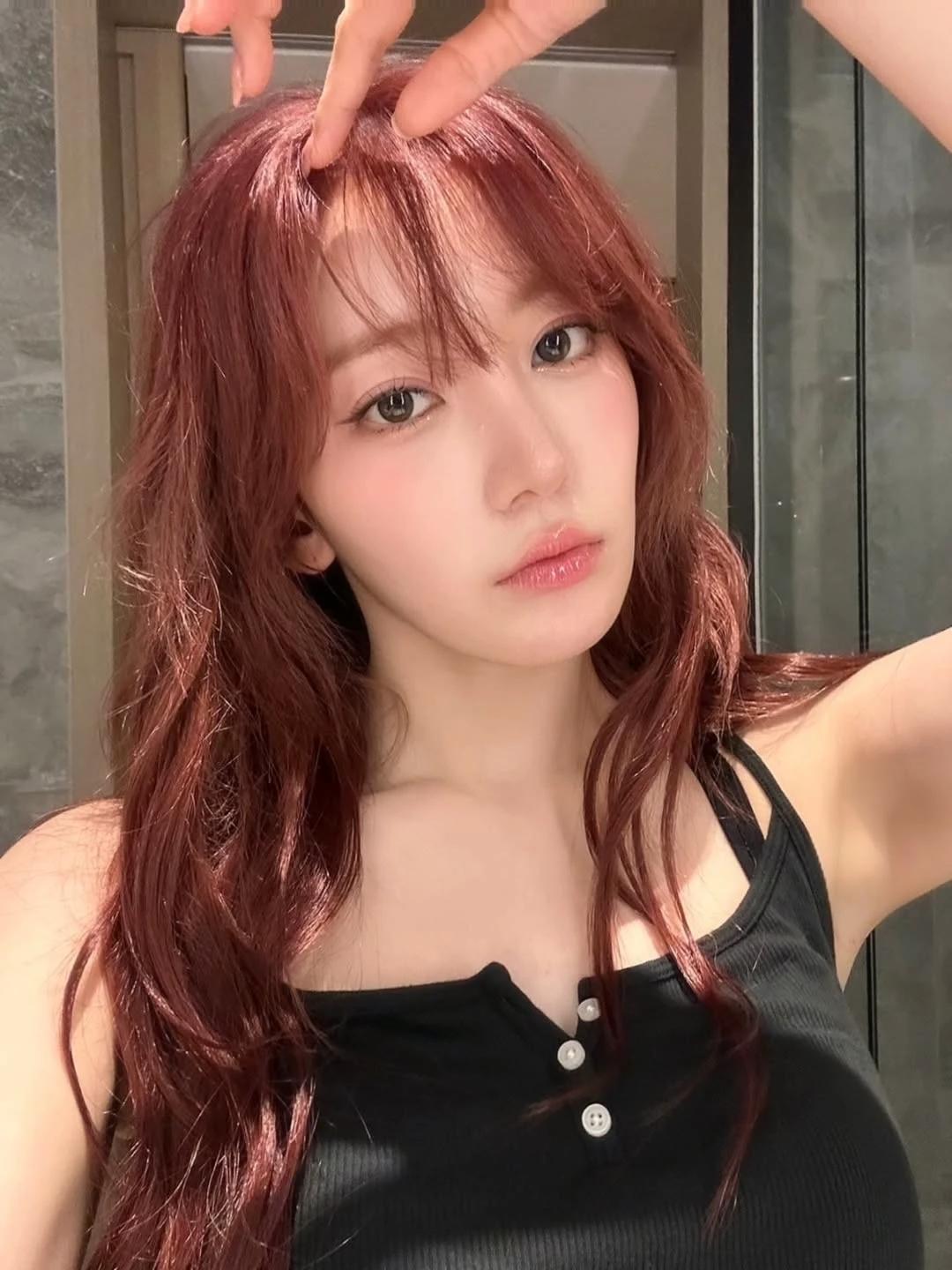 Sakura Miyawaki thumbnail