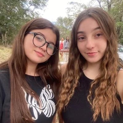 Morena & Zoe thumbnail