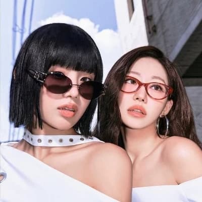 Julie and Natty thumbnail