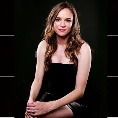Caitlin Snow thumbnail