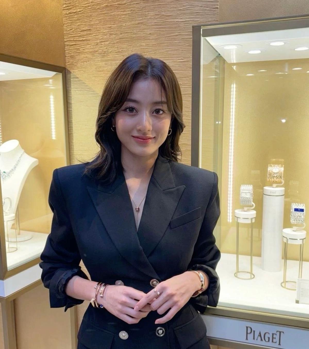 Park Jihyo thumbnail