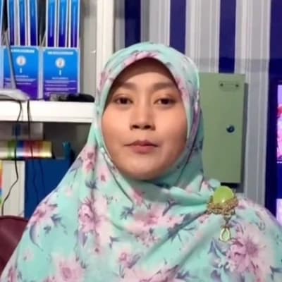 Ustadzah Susanti thumbnail