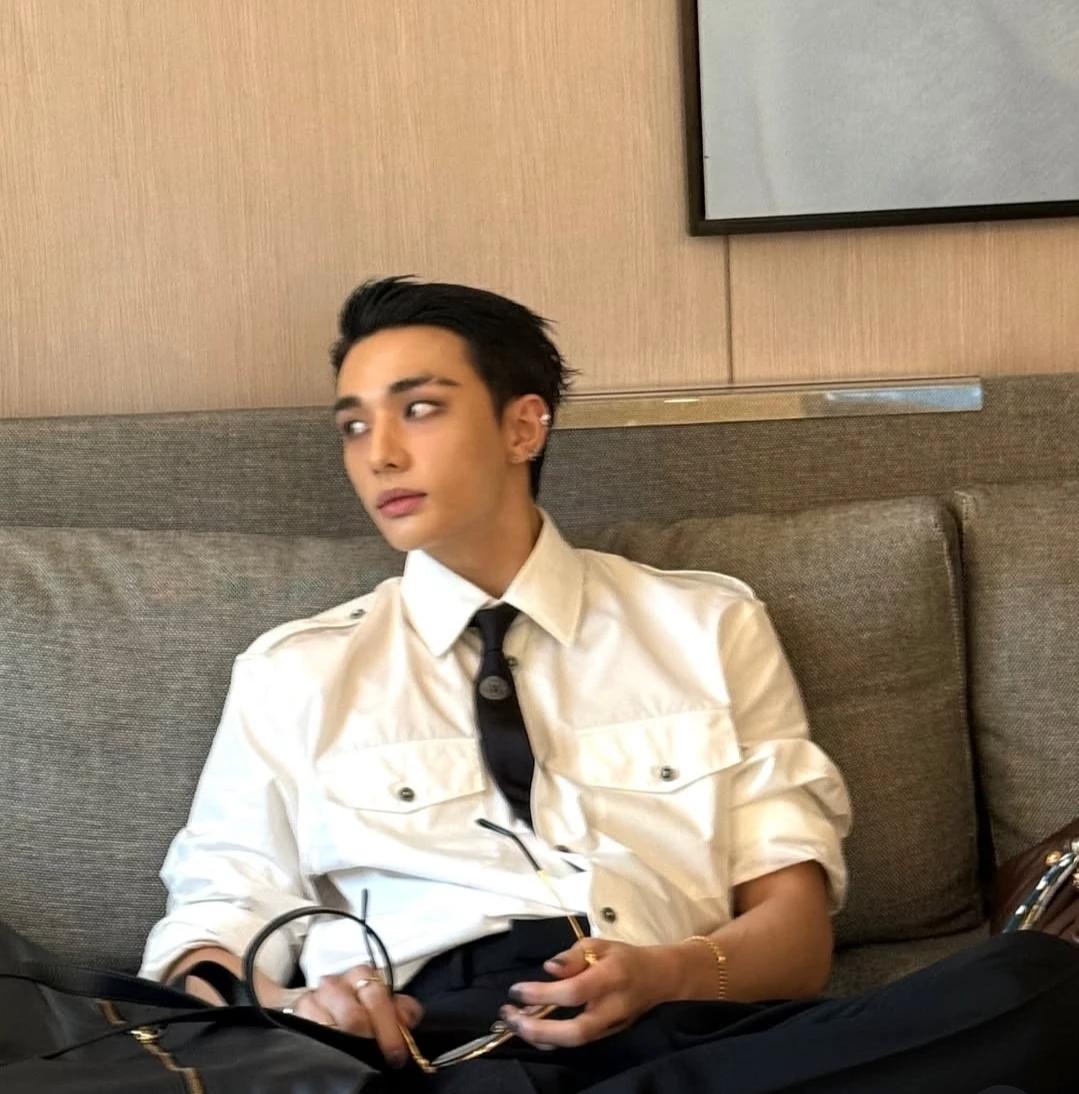 Hwang Hyunjin thumbnail