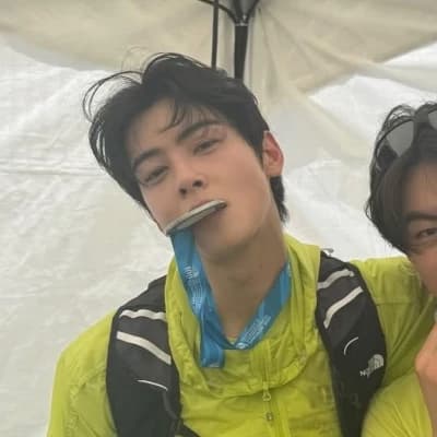 Cha Eun-woo thumbnail