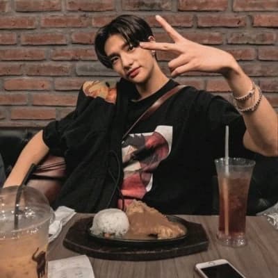 Hyunjin thumbnail