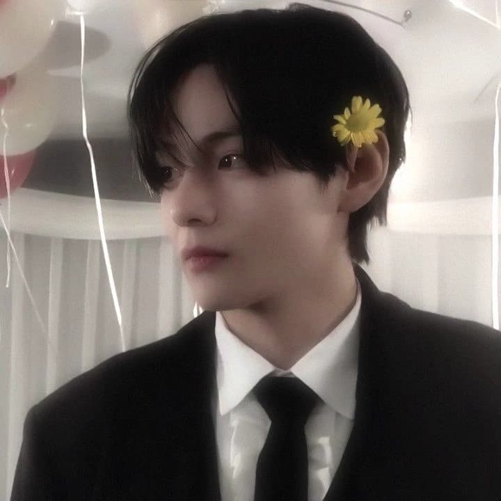 Kim Taehyung thumbnail