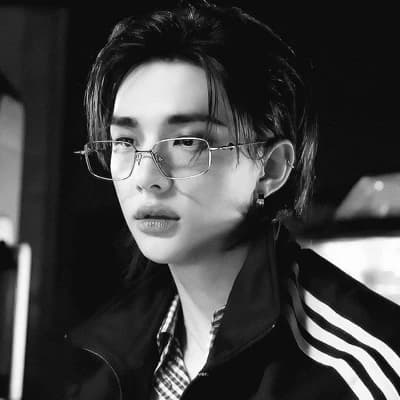 Hwang Hyunjin thumbnail