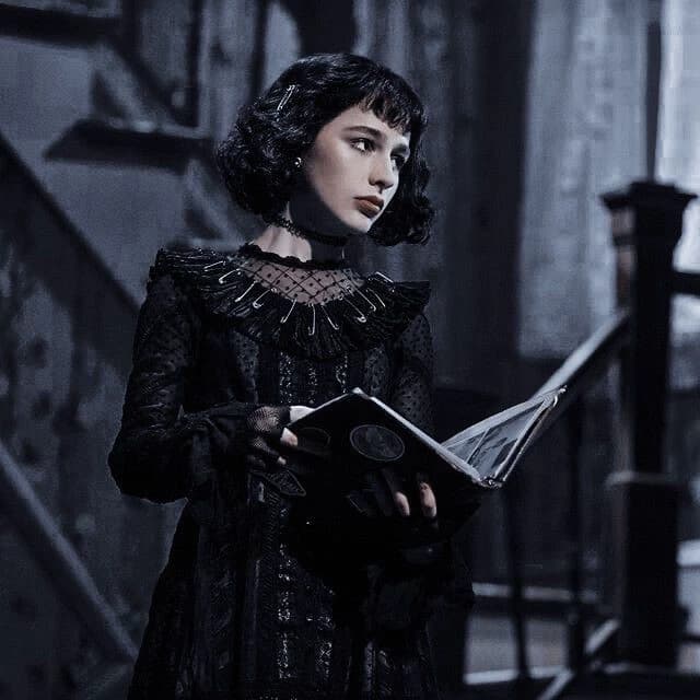 Lydia Deetz thumbnail