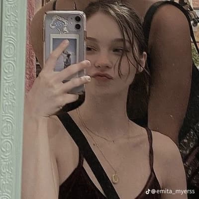 Emma Myers thumbnail