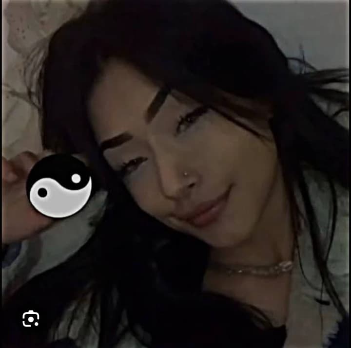 Larissa thumbnail