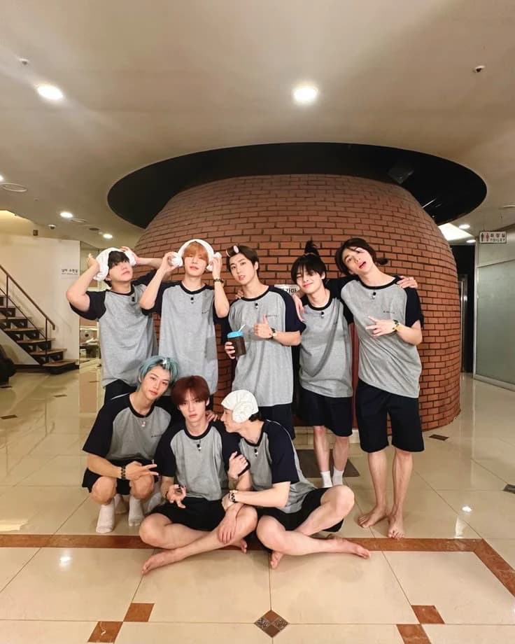 —straykids— thumbnail