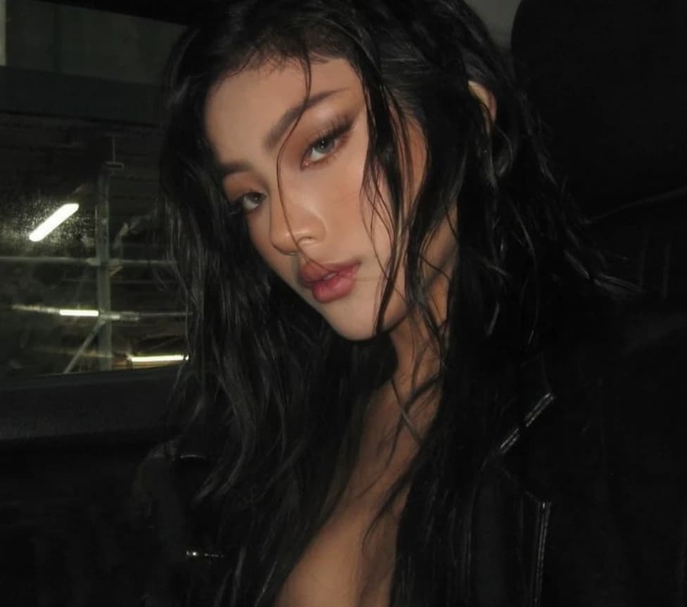 Min-ji thumbnail