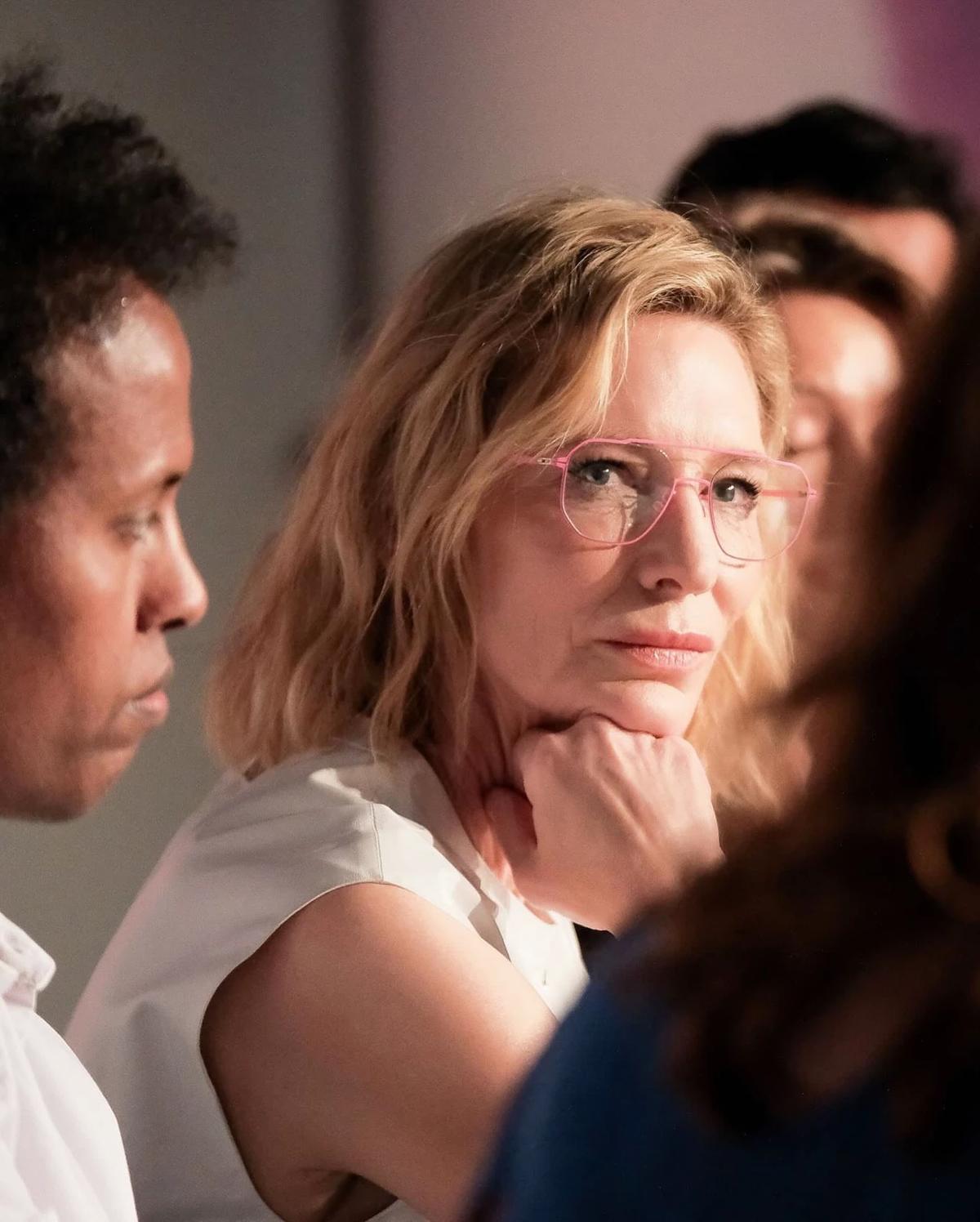 Cate Blanchett thumbnail