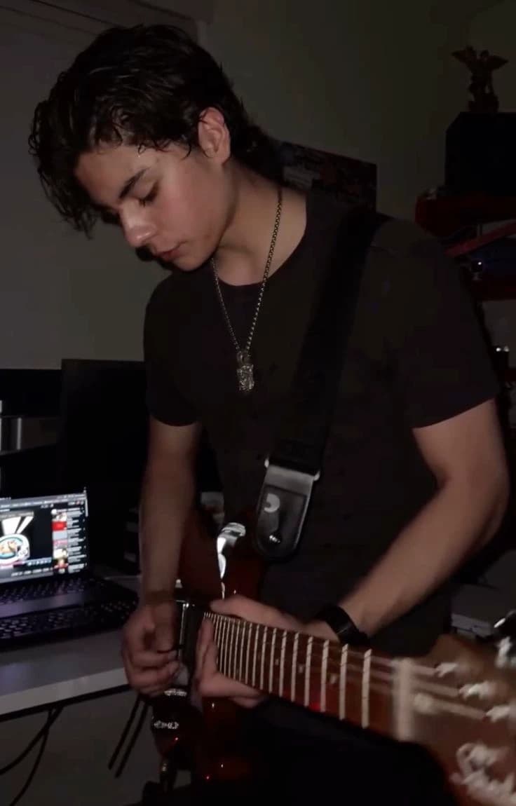 Miguel Mora thumbnail