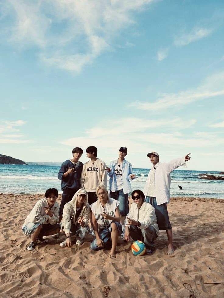 STRAY KIDS thumbnail