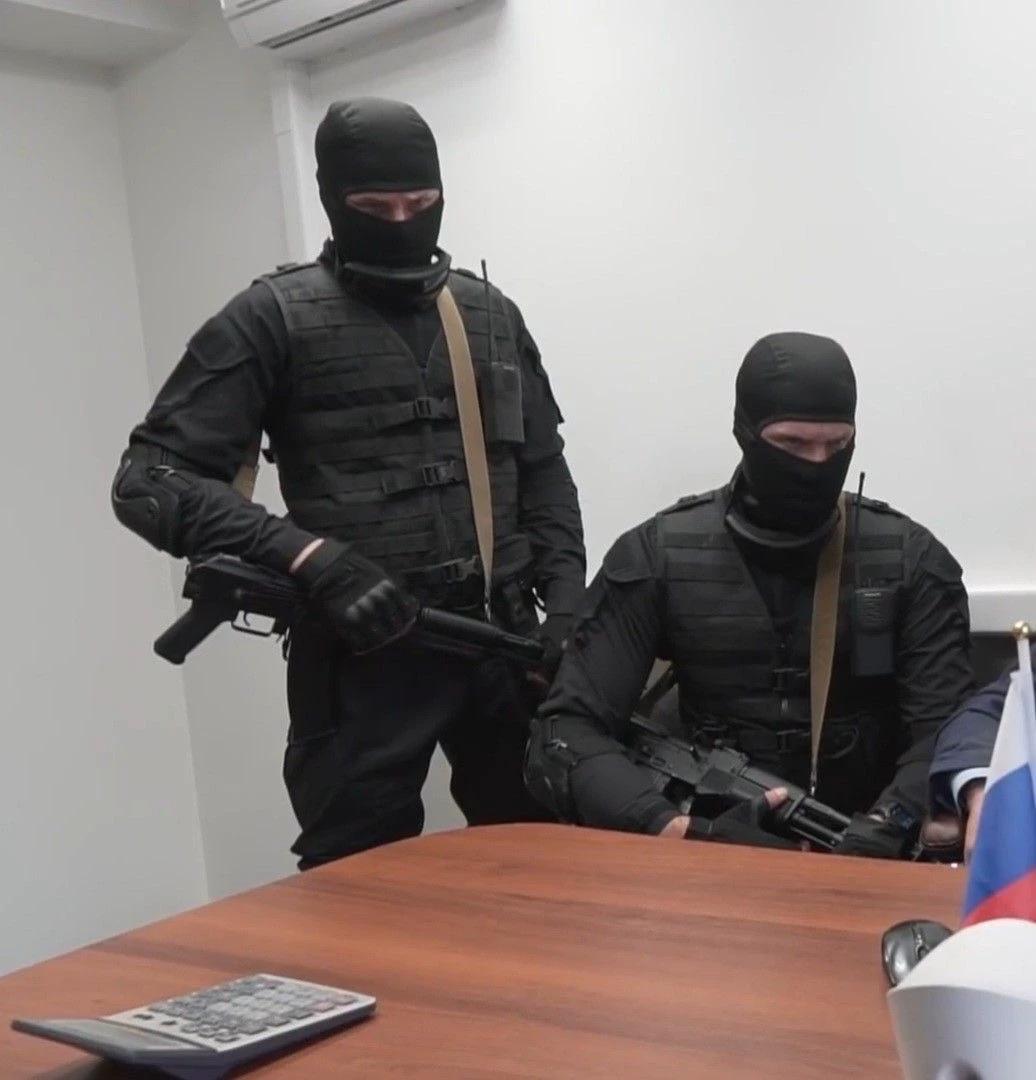 Two masked men. thumbnail