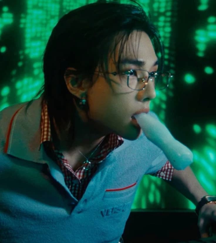 Hwang Hyunjin thumbnail