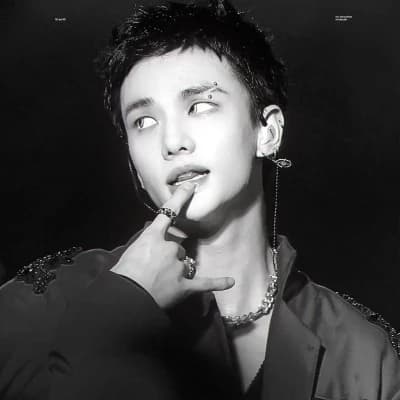 Hwang Hyunjin thumbnail