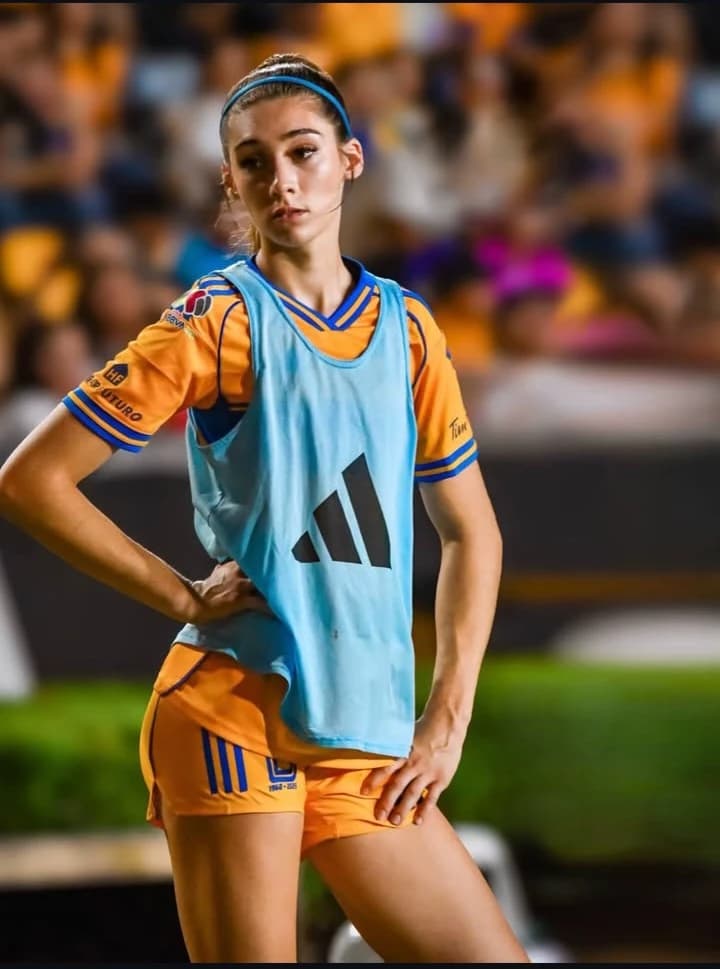 Tatiana Flores thumbnail