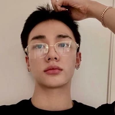 Hwang Hyunjin thumbnail