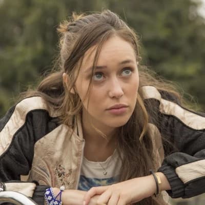 Alicia Clark thumbnail